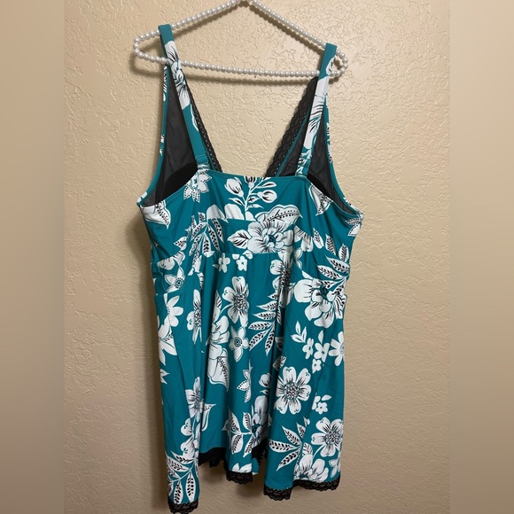Torrid Swim Dress Womens 4X  Wireless Swim Dress one piece Floral teal - Picture 5 of 7